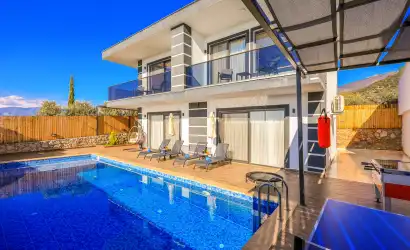 Villa Eftelya Karpuz Kalkan Çavdır mevkiinde yer alan muhafazakar 2+1 villamız.