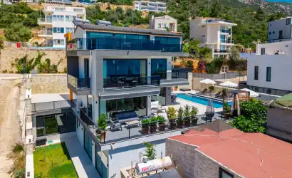 Villa Cassa Kalkan Mevkiinde Bulunan 4+1 Villa