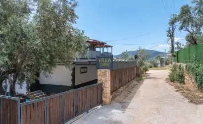 Villa Poseidon | Kalkan Merkezde 10 Kişilik Saunalı Kiralık Villa