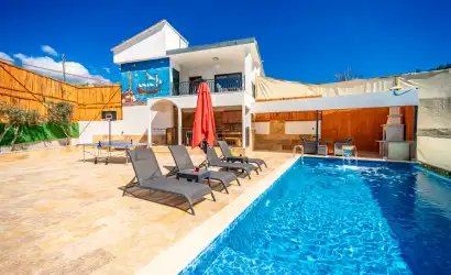 Villa Zoe Konağı – Kalkan Üzümlü Isıtmalı Havuzlu Kiralık Villa | Tatilimiz Villada