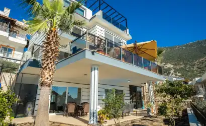Villa İn The Sky | Kalkan Şehir Merkezi 5+1 deniz manzaralı villa