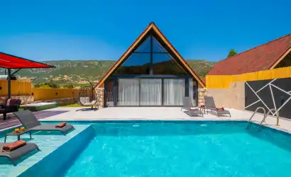 Villa Pine 2 Kalkan Sarıbelen mevkiinde bulunan 2+1 jakuzili villamız.