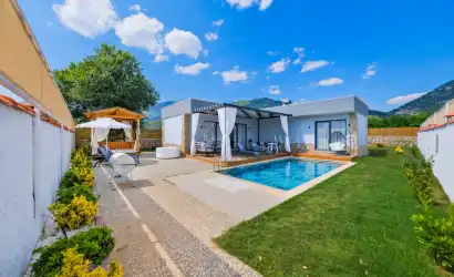 Villa Shiraz