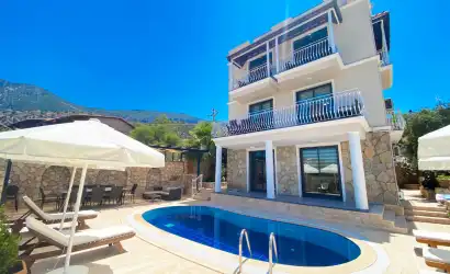 Villa Leo Antalya Kalkan Mevkiinde bulunan 5+1 Villa