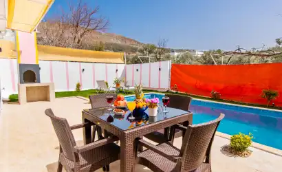 Villa Düş – Üzümlü’de Jakuzili Muhafazakar Kaş Kiralık Villa | Tatilimiz Villada