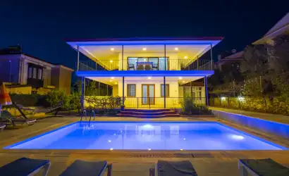 Villa Melis sun Fethiye Hisarönü mevkiinde yer alan 5+1 kalabalık aileye uygun villamız.