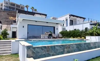 Villa Yalıkavak Bodrum Yalıkavak mevkiinde yer alan 4+1 deniz manzaralı villamız.