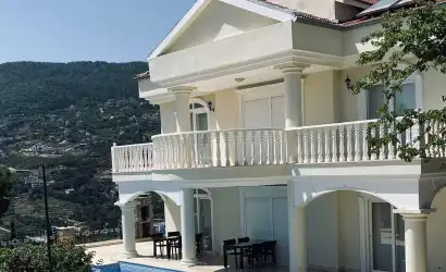Villa Alaiye Antalya Alanya Mevkiinde bulunan 4+1 müstakil havuzlu villa 