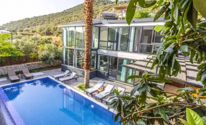 Poseidon – Kalkan Merkezde 8 Kişilik Saunalı Kiralık Villa | Tatilimiz Villada