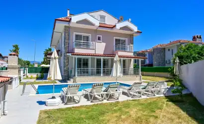 Villa Pera Mera Ortaca Dalyan mevkiinde yer alan kalabalık aileye uygun villamız.