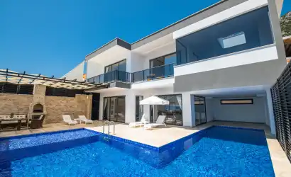 Villa Yağmur Kalkan kördere mevkiinde yer alan lüks villamız.