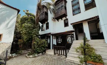 Apart Ay Işığı Apart 9 Fethiye'nin Ölüdeniz - Hisarönü mevkiinde yer alan ortak havuzlu apartımız.