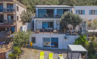 Villa Beacfront Bodrum Kumköy mevkiin de yer alan denize sıfır 4+1 villamız.