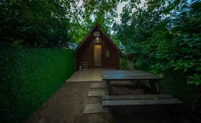 Bungalov saba 3 Sabanca mevkiinde yer alan ısıtma havuzlu şömineli bunglovımız