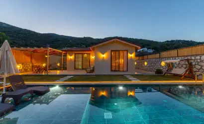 Villa Red Sarıbelen, Antalya Kaş Kalkan'ın Sarıbelen mevkiinde muhafazakar balayı villasıdır.