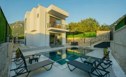 Villa Özel Fethiye Üzümlü Mevkiinde Yer Alan Çekirdek Ailelere Uygun 2+1 Villamız